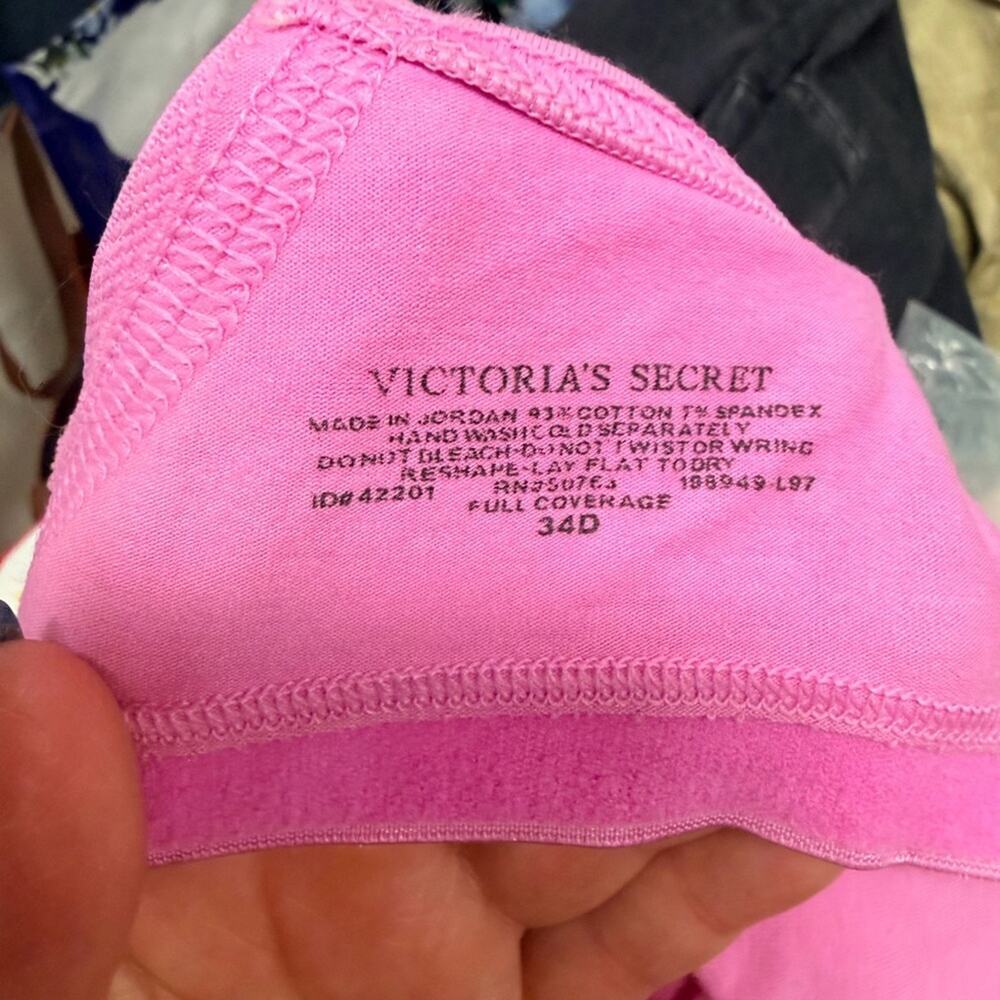 Victoria’s Secret Women's Pink Underwire Bra - Picture 3 of 5